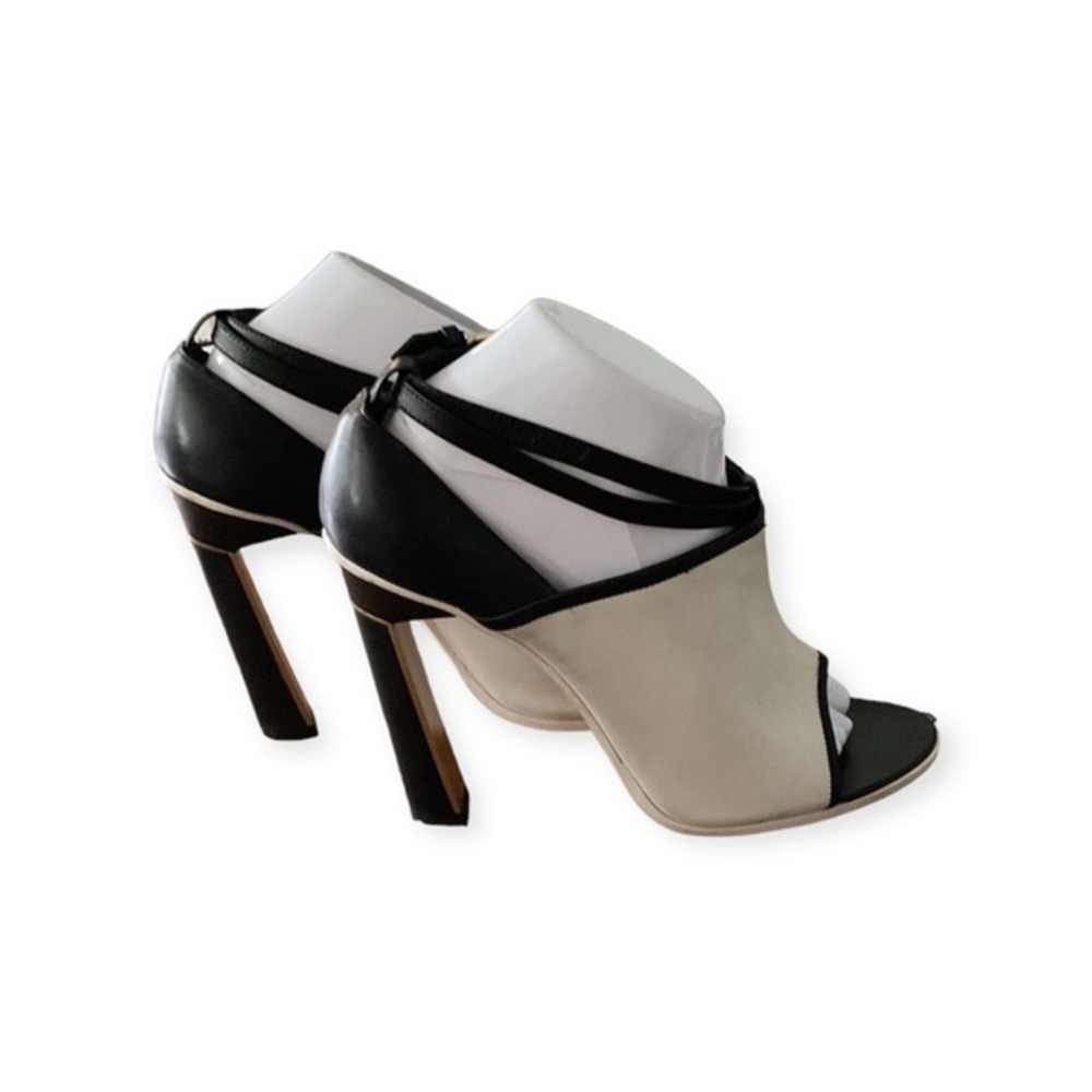 Women’s‎ black and white Derek Lam heels, size 10 - Picture 4 of 8